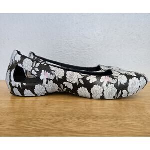 Crocs Kadee Women’s Size 7 Black and White Floral Ballet Flats